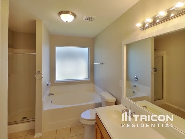 Building Photo - 745 Buffalo Springs Dr