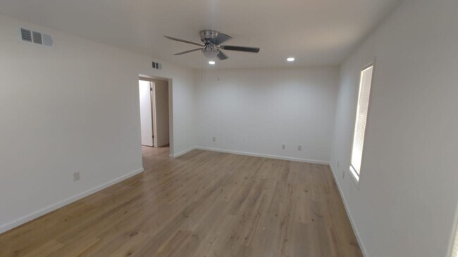 Building Photo - 716 & 718 25th Street