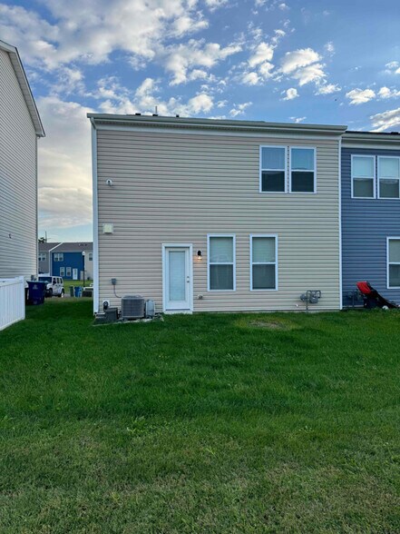 Building Photo - 81 Pepperwood Dr