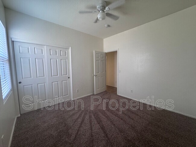 Building Photo - 2047 S Starling Dr