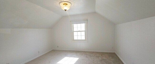 Building Photo - Mullen St. 3 bed/1bath North End with loft