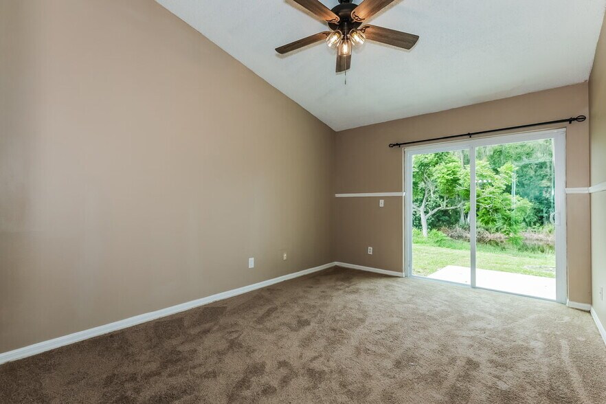 Building Photo - 23033 Clearwater Pl