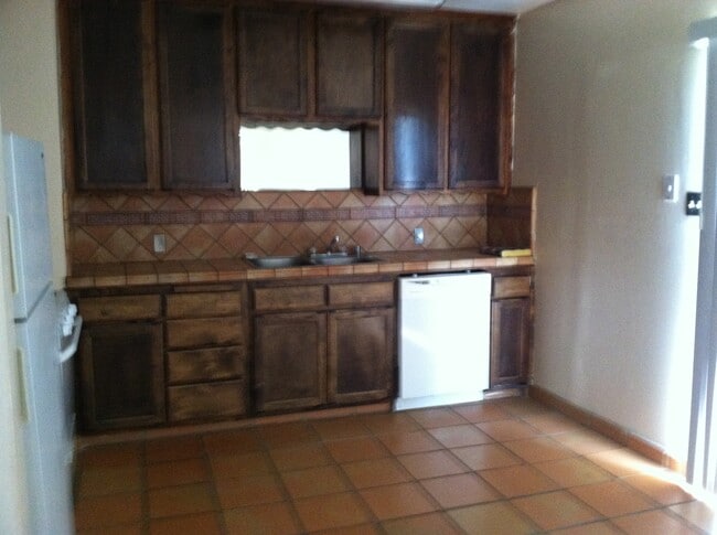 Building Photo - 4412 Gordon St