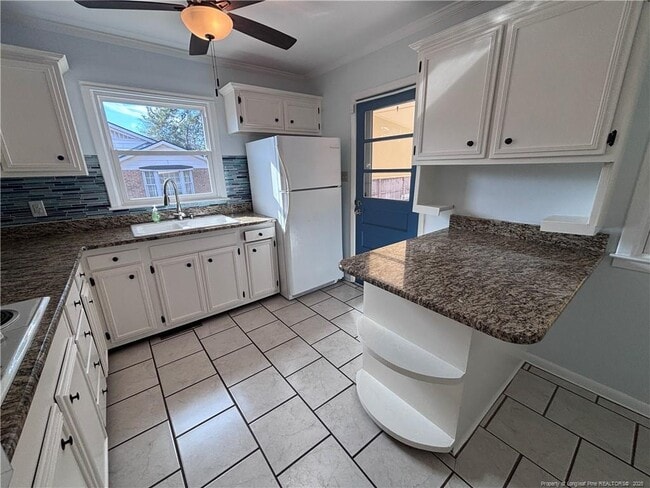 Building Photo - 5329 Hampton Rd