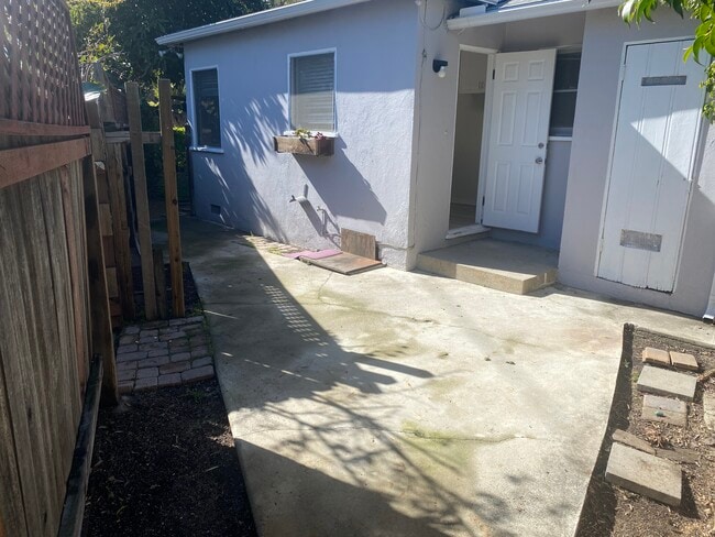 Backyard - 2550 Greenfield Ave
