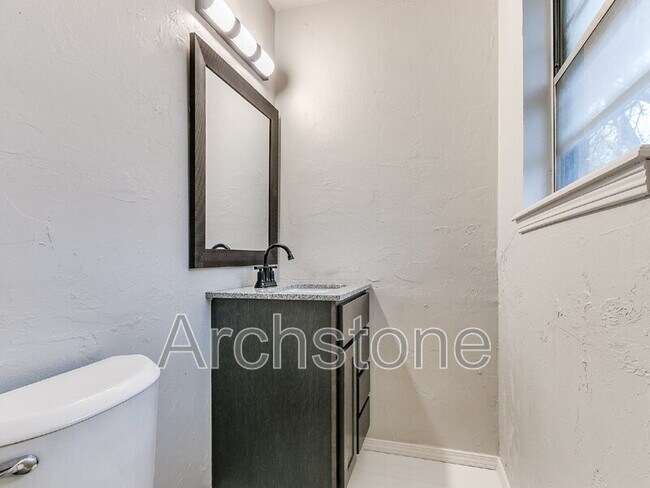 Building Photo - 401 NW 86th St