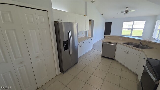 Building Photo - 835 Grant Blvd