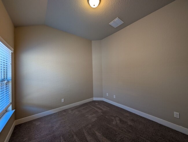 Building Photo - 3/2/2 Duplex / Less than 1 Mile to Gruene / Fridge Included/ Gas Cooking / Covered Patio / CISD