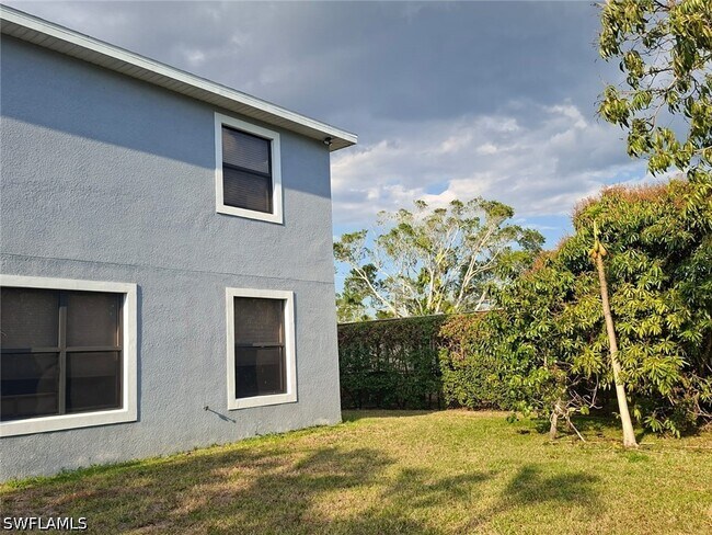 Building Photo - 2360 Burton Ave