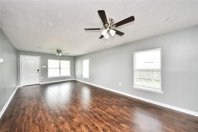 Building Photo - 2802 Bringhurst St