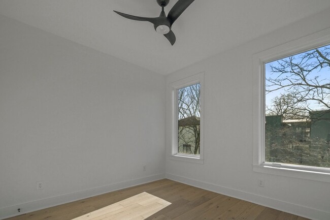 Building Photo - Available March Move In!!! Beautiful 3 Bedroom, 3.5 Bath Townhouse in East Nashville! Rooftop dec...