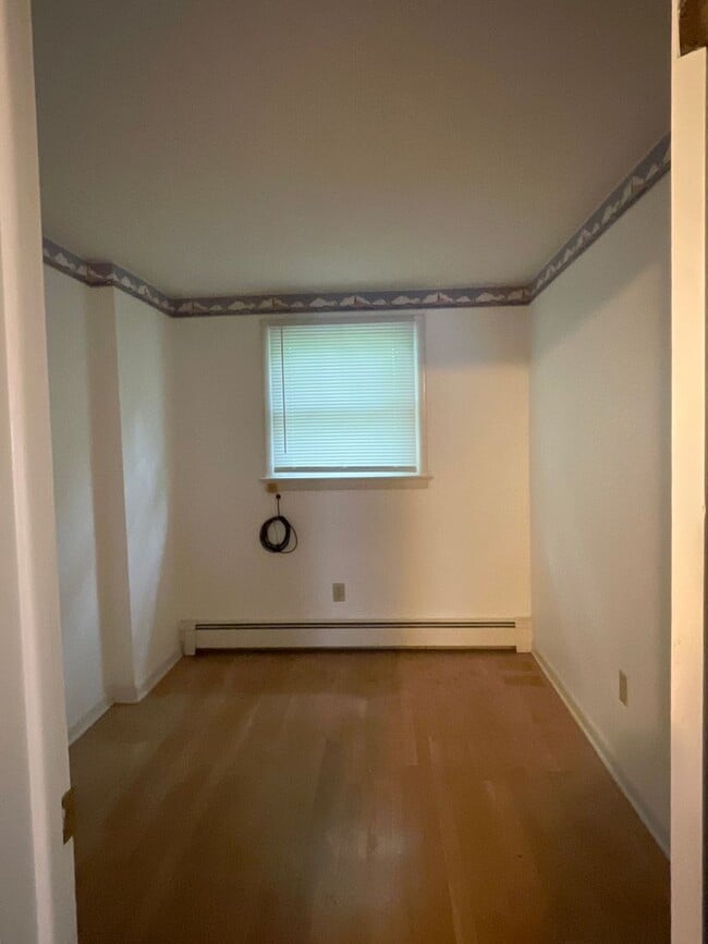 Building Photo - Duplex 3 bedroom apartment in Spring Garde...