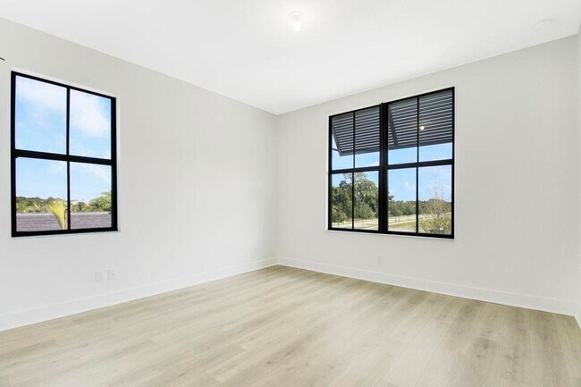 Building Photo - 5667 Delacroix Ter