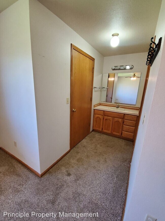 Building Photo - 3 br, 2.5 bath House - 3384 Honeywood Street