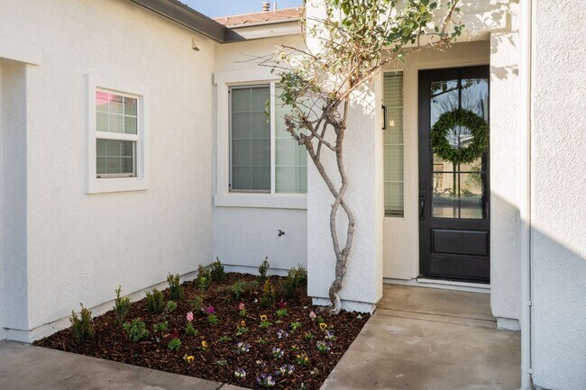 Building Photo - 3350 W Stewart Ave