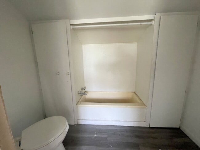 Building Photo - 2120 Canyon Dr