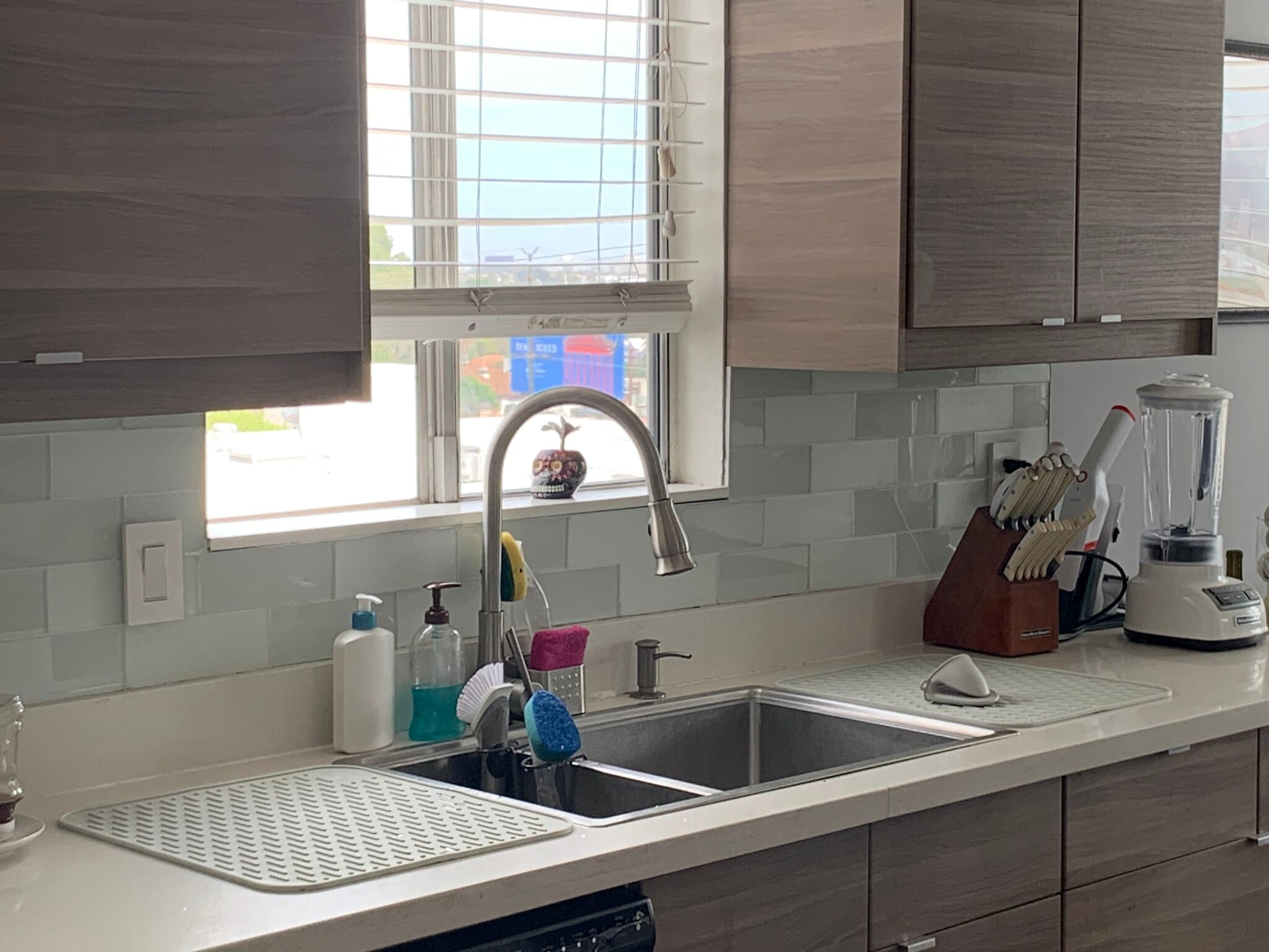 Kitchen - 8530 Holloway Dr