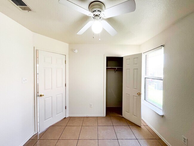 Building Photo - Available NOW!!!! Open floor plan features living room with fireplace, dining area, and large kit...