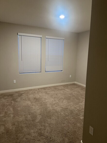 Building Photo - 4097 Southampton St