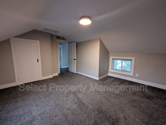 Building Photo - 601 Brackenridge St