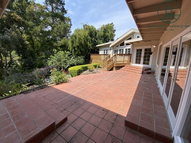 Building Photo - Spacious Three Bedroom Home in Carmel Hill...
