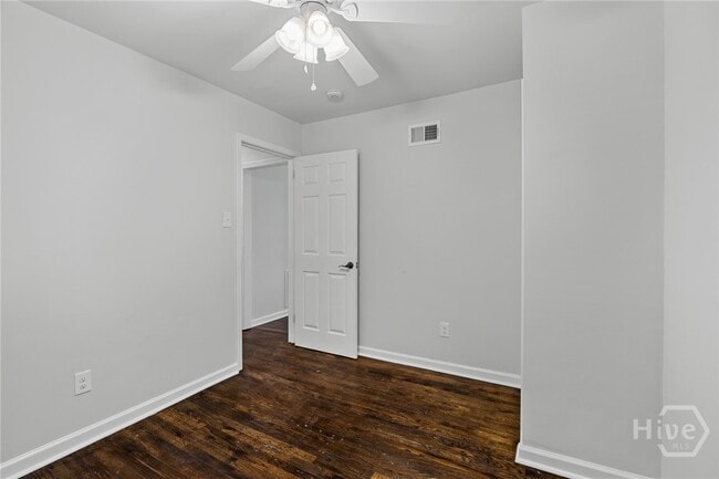 Building Photo - 1805 E 62nd St