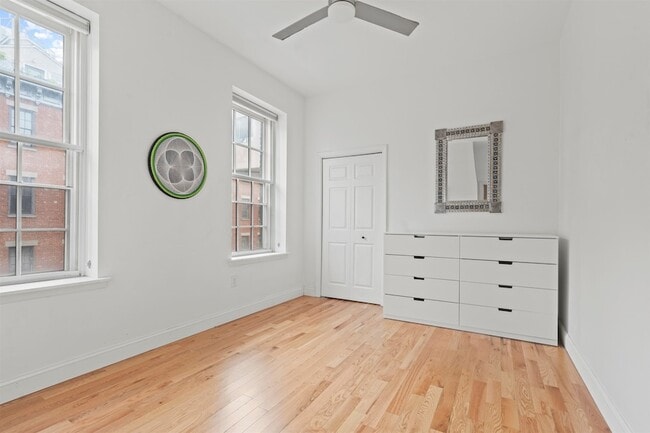 Building Photo - 187 Wayne St