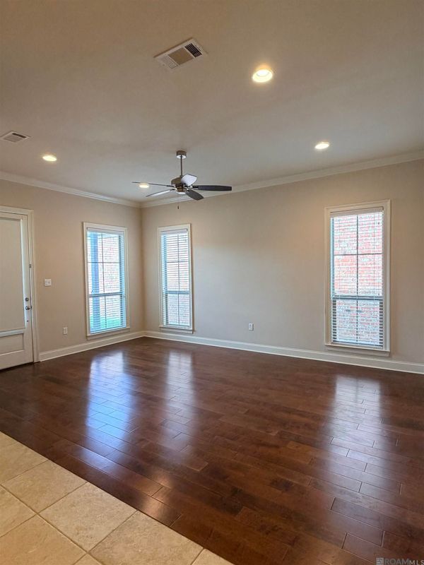 Building Photo - 7863 Seville Ct