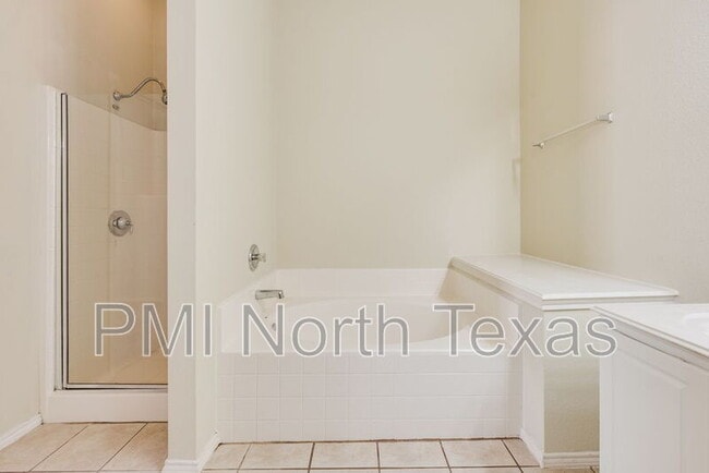 Building Photo - 2721 Lone Ranger Tr