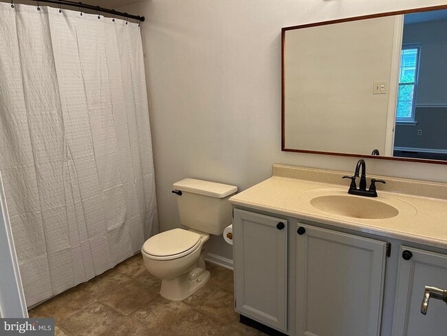 Building Photo - 32 Wyckwood Ct