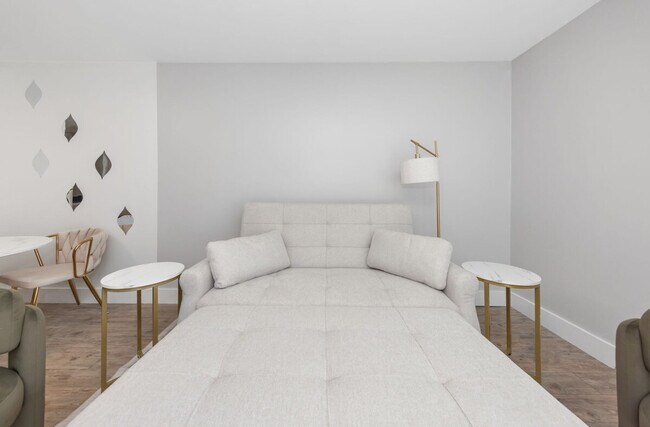 Building Photo - 4403 W Cleveland St