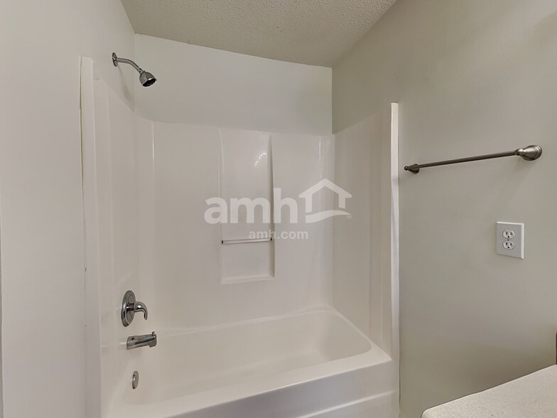 Building Photo - 411 Revis Creek Ct