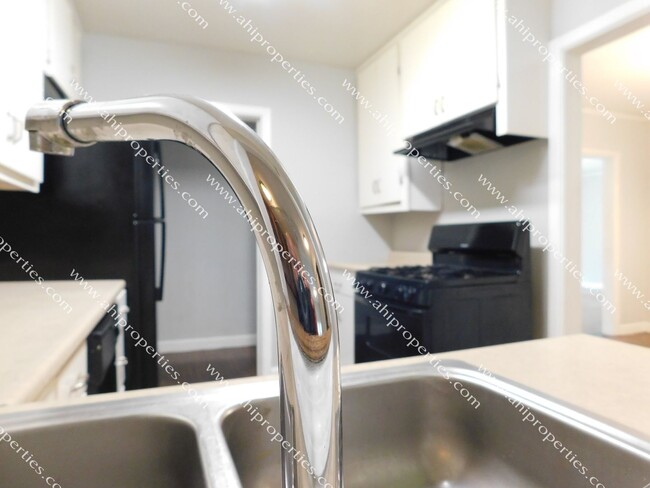 Building Photo - 3564 N Georgetown Dr