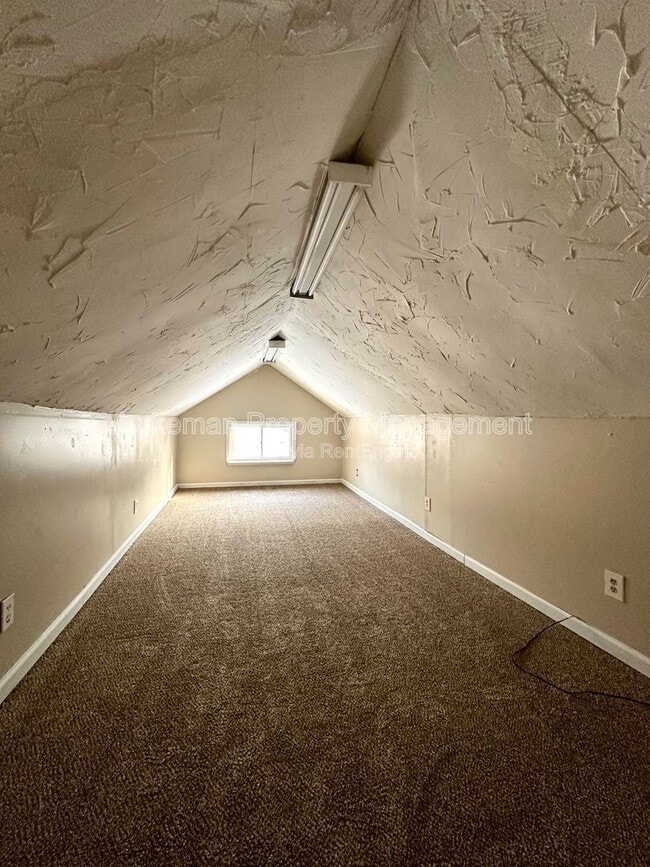 Building Photo - 4400 Orchard Rd