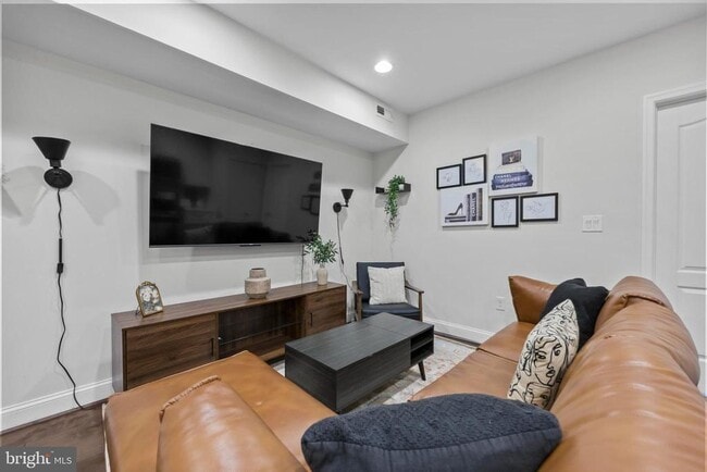 Building Photo - 1363 Childress St NE