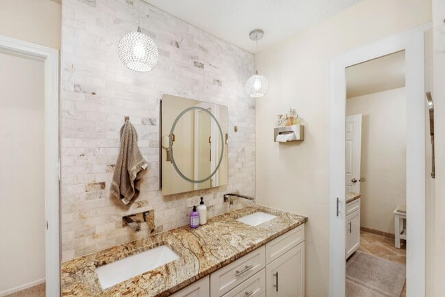 Building Photo - 3615 Horacio Ct NE