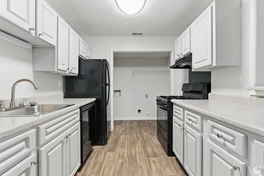 Primary Photo - Birch Run Apartments