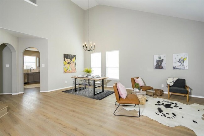 Building Photo - 25234 Clover Ranch Dr