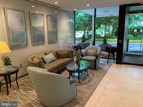 Building Photo - 4141 Henderson Rd