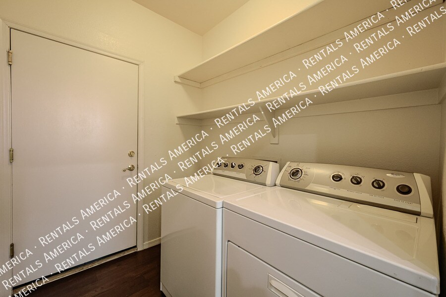 Building Photo - 8075 W Mary Jane Ln