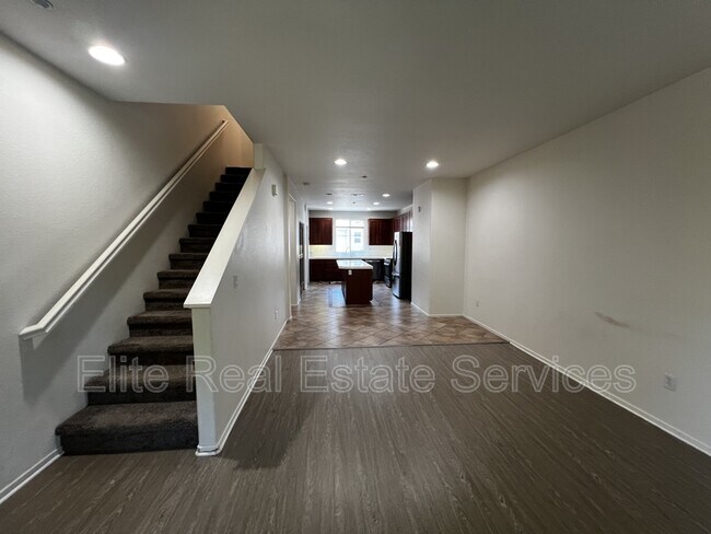 Building Photo - 1563 Hackberry Pl