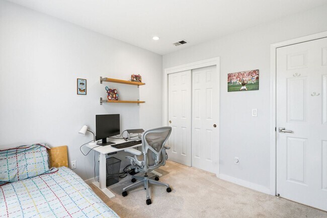 Building Photo - Stunning 3-Bedroom Home in a Prime Mountain View Location with Top-Rated Los Altos Schools!