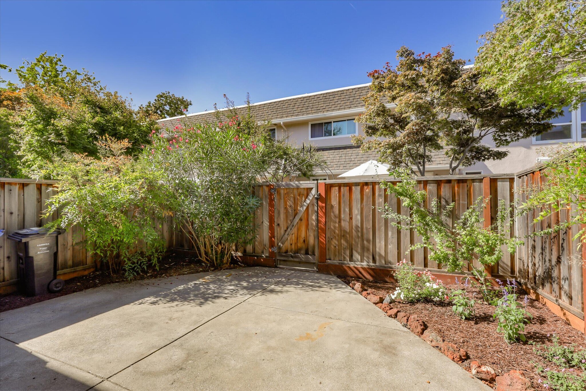 Building Photo - 66 Miramonte Dr