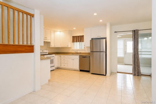 Building Photo - 263 Tamerisk Ln