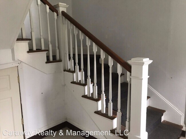 Building Photo - 1 br, 1 bath House - 670 Ockley Dr. #4