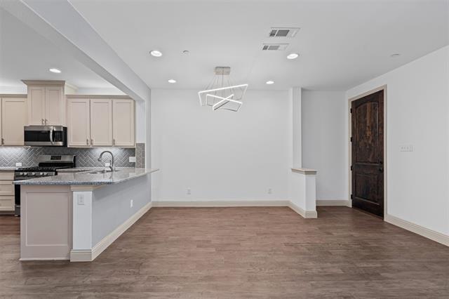 Building Photo - 3012 Gaylord Dr