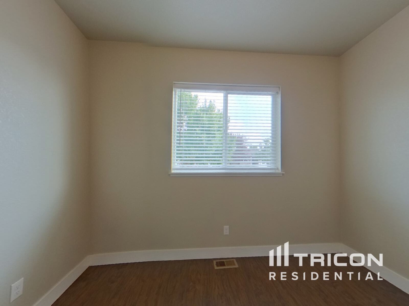 Building Photo - 3301 Merlot St