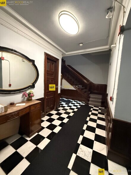 Building Photo - 406 Beacon St