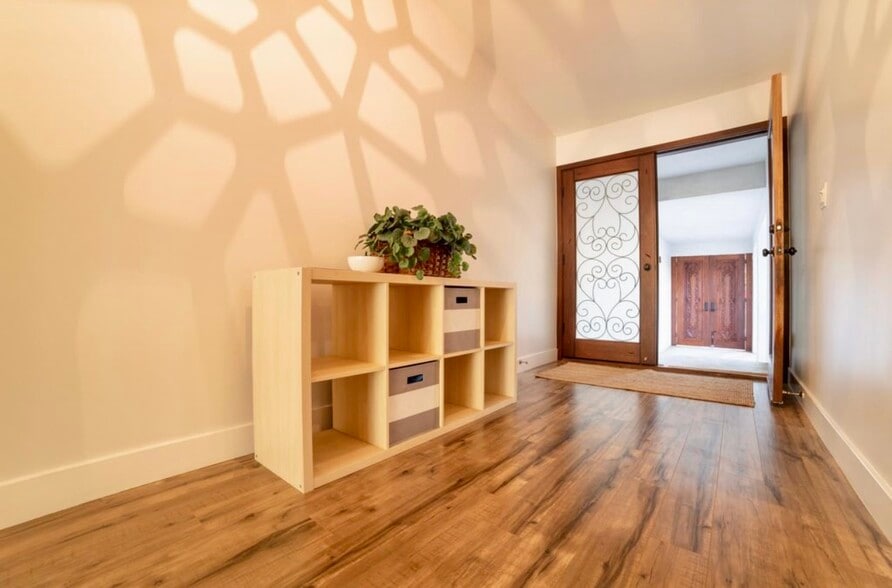 Foyer Entrance - 1530 Marine Ave