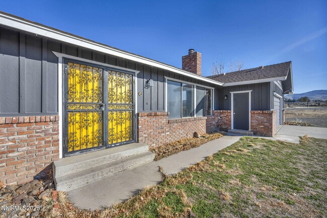 Building Photo - 430 Calle De La Plata